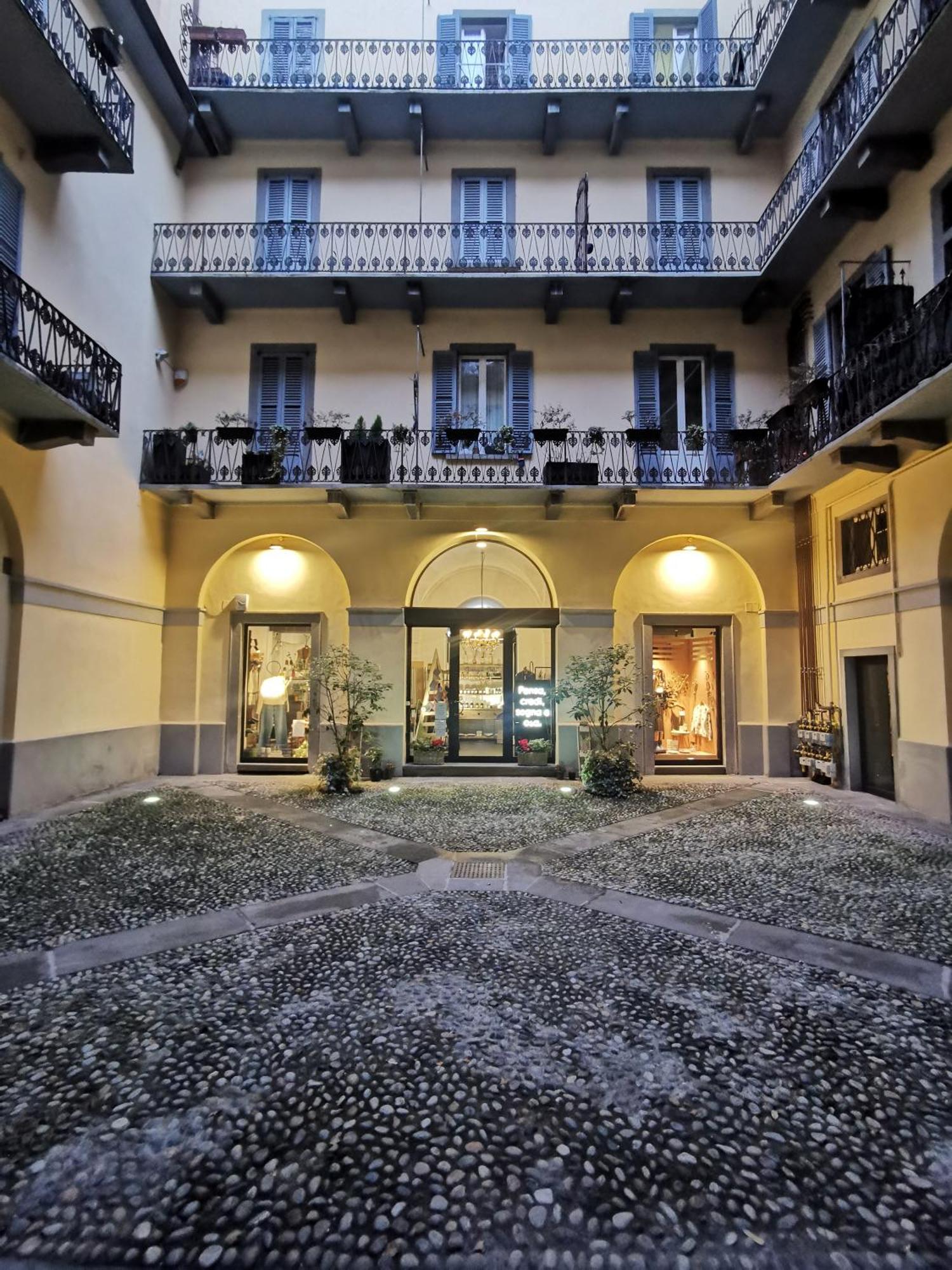 Flora Inn, Super Sweet Studio - Centro Bérgamo Exterior foto